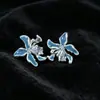 Pendientes de Flor Azul Fresca de Verano con Circonita, Estilo Elegante y Moderno, Efecto Iluminador, Accesorios Únicos de Pétalos para Orejas