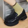 Sapatos Pequenos de Couro Genuíno com Solado Grosso para Mulheres 2026 Novo Outono Slip-On Sapatos Pretos Individuais para Mulheres Loafers Estilo Britânico