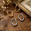Pendientes Irregulares Retro para Mujer, Lujo Ligero, Pendientes de Acero de Titanio Chapados en Oro de Alta Gama, Diseño de Nicho, Pendientes para el Trabajo, Modernos y Versátiles
