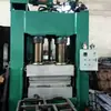 Prensa hidráulica automática de cuatro columnas grande para madera de desecho, molde para palets con varias especificaciones disponibles para personalización