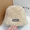 Chapéu de Pescador Fofo Branco para Mulheres, Novo Estilo de Inverno 2026, Pelúcia e Quente, Versátil, Aparência Natural, Chapéu Bucket Emagrecedor