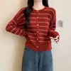 Suéter de punto de rayas de color liso estilo francés para mujer, cuello redondo, de manga larga, con botones al frente, que rejuvenece, cómodo y suave, para primavera y otoño.