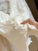 Top de crochê com renda em V estiloso para mulheres, nova coleção de início de outono, sexy e chique, camada interna modeladora, blusa básica