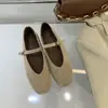 Sapatilhas Mary Jane de Couro Fosco Coleção Primavera e Outono 2025 Sapatos Rasos de Couro com Tira Única Estilo Retrô Francês para Mulheres