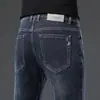 Jeans rectos ligeros de verano para hombre, corte slim fit, pantalones casuales de alta gama para todos los canales, moda masculina estilo simple