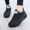 Zapatos de baile de malla blanca transpirables para mujer, zapatillas deportivas para correr con suela gruesa que aumentan la altura, nuevos zapatos para baile cuadrado que no cansan los pies, zapatos de baile