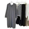 ¡Artículos de Calidad de las Trece Líneas de Guangzhou! Vestido de punto con capucha casual, elegante, perezoso, holgado, normcore, para Otoño e Invierno 2025