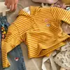 Conjunto de Outono para Meninas 2026 Novo Estilo Camisa Polo de Manga Longa com Estampa de Desenho Animado e Listras Jeans com Estampa Total para Bebê
