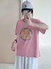 Ying+ Trece Líneas Graffiti Letra Redonda Copo de Nieve Camiseta de Algodón Cuello Redondo Adelgazante Versátil Manga Corta Verano M50-6160