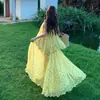 Conjunto de Roupa de Viagem Vibrante Dopamina Pradaria Vestido Longo Solto com Bolinhas Amarelas