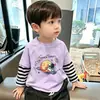 Camiseta de manga comprida para meninos, estilo primavera e outono, para crianças mais velhas, novo modelo 2026, algodão puro, respirável, camiseta base infantil casual de duas peças falsas