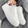 Zapatos blancos para hombre de moda 2024 Otoño Nuevo transpirables deportivos para aumentar altura deportivos casuales zapatillas sin cordones moda zapatos