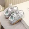Tênis Esportivo Infantil 2026 Primavera/Outono Novo Estilo Coreano Tênis Casual Solado Macio Versátil Tênis Pai Tênis Esportivo da Moda para Meninas