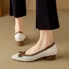 Verano 2024 nuevo interior y exterior cuero punta tacón grueso lazo boca poco profunda tacón hueco zapatos vintage mujer