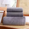 Conjunto de toalhas de banho espessas corais estilo Xiao Yang Ge, macio, absorvente, não solta fiapos, conjunto de três peças