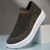 Vendas Diretas de Fábrica Itens em Estoque: Tênis Casuais Confortáveis Respiráveis de Malha Tricotada Camuflados Esportivos Tamanho Grande Masculino e Feminino, Feminino Preto e Branco