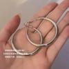 Pendientes de perlas con diseño de lujo y luz de aguja plateada, estilo coreano, elegantes, nuevos y con explosiones, de nicho.