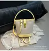 Bolsa Saco Estilo Coreano Simples para o Dia a Dia Bolsa Transversal Novo Modelo Verão 2026 Pequena de Mão Versátil Elegante de Alta Qualidade
