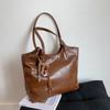Bolsa Tote de Nicho Grande Capacidade para Mulheres Verão 2025 Novo Estilo Simples Casual Estilo Preguiçoso Bolsa de Ombro de Braço Bolsa Grande