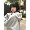 Sudadera Falsa de Dos Piezas Estilo Universitario Streetwear Americano para Mujer, Nueva de Otoño e Invierno, Holgada, Patchwork Gris con Capucha, Top Versátil