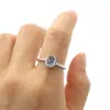 Anillo de Plata Esterlina S925 con Dijes Incrustados de Aguamarina Natural y Piedra Lunar, Banda Lisa de Moda y Sencilla con Patrón de Cuerda Retorcida