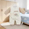 Ropa acolchada de mariposa de nuevo estilo para otoño e invierno de bebé, Mono de dibujos animados tridimensional para recién nacidos, Pelele para bebé recién nacido para usar como abrigo