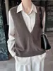Chaleco Tejido de Lana Pura con Cuello en V Profundo, Nuevo para Otoño/Invierno 2026, para Mujer, Color Sólido, Sin Mangas, Ajuste Holgado, Chaleco Pulóver para Superponer