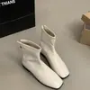 Botas curtas estilosas Chuyuji retrô de bico quadrado para mulheres, novas botas finas de couro macio para outono e inverno com zíper traseiro, botins curtos estilo Martin