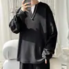 Camiseta de manga larga con cuello en V gofrado para hombre, primavera y otoño, marca retro moderna, americana holgada, talla grande, informal, de dos piezas falsas, camiseta básica