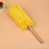 Plumero de madera con mango recto de microfibra se puede limpiar y colgar absorción electrostática de polvo plumero suave fuerte venta al por mayor