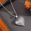 Joia Cruzada em Formato de Coração Corrente Versátil de Aço Inoxidável Colar da Série Coração de Pêssego Colar de Pérola Hueco com Coração Cravejado de Diamantes para Mulheres