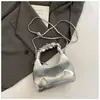Bolso Satchel Casual Nicho Estilo Extranjero de Concha para Mujer 2025 Verano Nuevo Moderno Cadena de Aspecto Elevado Bandolera Tipo Cartero