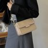 Bolso pequeño sencillo de moda popular de este año para mujer 2025 primavera nuevo versátil de hombro cruzado pequeño fresco bolso cuadrado pequeño