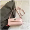 Bolso Pequeño Brillante Estilo Coreano para Mujer 2025 Nueva Moda Versátil Bolso Cuadrado Pequeño Bolso de Hombro o Axila Simple Elegante Casual