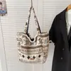 Nova Bolsa Tote Grande de Cor Contrastante Estilo Étnico Dupla Face Bolsa de Tecido para Comuteiro Estilo Coreano Lã de Cordeiro Nicho para Estudantes