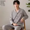 Conjunto de cárdigan para hombre Panyumei, de imitación de algodón amigable con la piel, de manga larga y pantalón largo para el hogar, 26 modelos nuevos, pijama de color liso con cuello invertido