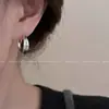 Pendientes de Plata con Letras Minimalistas Pendientes de Diseño Nicho para Mujeres Pendientes de Botón Estilo Genial Nuevos Pendientes Populares 2025