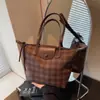 Bolso de Tote Versátil a Cuadros para Mujer 2026 Otoño e Invierno Nuevo Estilo Bolso de Mano de Gran Capacidad para Viajes Diarios Bolso de Hombro Único Bolso Cruzado