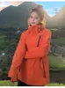 Nova jaqueta feminina três em um, projetada para figuras petite, perfeita para turismo em Xinjiang e Sichuan, caminhadas e montanhismo