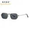 Nuevas gafas de sol cuadradas retro, gafas de sol metálicas de moda, gafas versátiles para el sol al aire libre y para conducir 9659