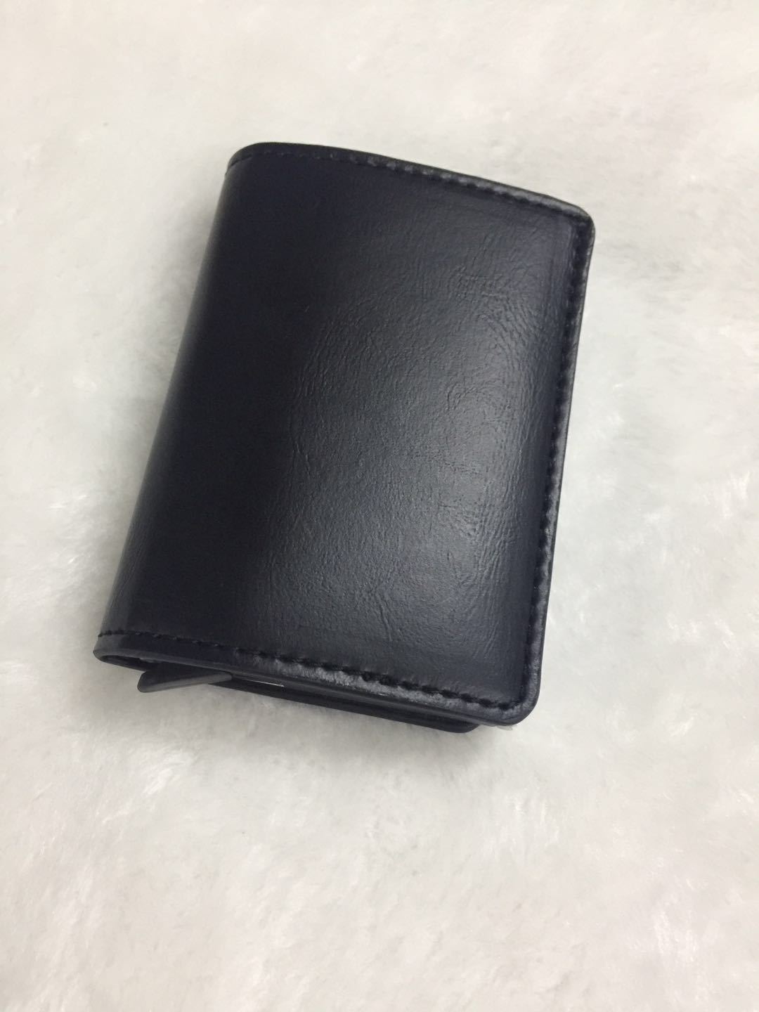 785