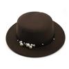 Sombrero de copa plano de estilo francés británico con lazo de perlas Otoño e Invierno Nuevo Sombrero de lana de imitación Sombrero de caballero Sombrero de fieltro de ala ancha