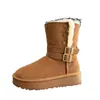 Botas Femininas de Inverno de Cano Médio com Fivela Dupla, Sola Grossa, Aumento de Altura, Couro e Lã Integrados, Quentes, com Forro de Couro Bovino e Lã