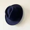 Top de corbata de moño Sombrero de copa Sombrero de amor Sombrero de fieltro Borde pequeño ondulado Sombrero de copa para hombre Sombrero de jazz vintage