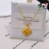 Colar Pingente Trevo de Quatro Folhas Dourado Escovado Estilo Livro Vermelho Pequeno Feminino Moda Luxo Acessível Colar de Alta Qualidade