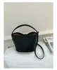 Moderna Bolso Cruzado de Hombro Único Nuevo Nicho para Viajes Diarios, Bolso Cubo Vintage Simple con Patrón de Lichi para Mujer