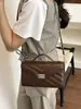 Bolsa Quadrada Pequena Portátil Retro Transfronteiriça Feminina Outono 2026 Nova Bolsa Transversal Casual Moda para o Trabalho Ombro Único Bolsa Feminina