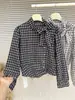 Nuevo diseño de otoño de 2026, camisa-chaqueta de cuadros con cordones, ajuste irregular ceñido, adelgazante, para mujer