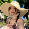 Novo Estilo Chapéu de Palha de Aba Larga com Laço de Renda Francesa para Mulheres, Proteção Solar de Verão, Chapéu de Sol, Chapéu de Sol para Praia, Estilo Fresco e Doce