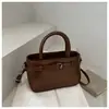 Bolsa de Mão de Alta Qualidade 2026 Estilo Novo para Mulheres, Bolsa Quadrada Pequena Coreana Moderna e Fashion, Bolsa de Ombro e Transversal Versátil